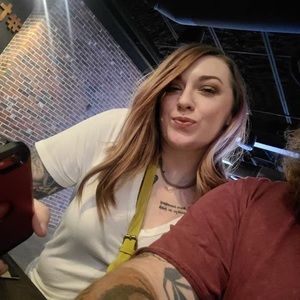 Meet your Posher, Aisha